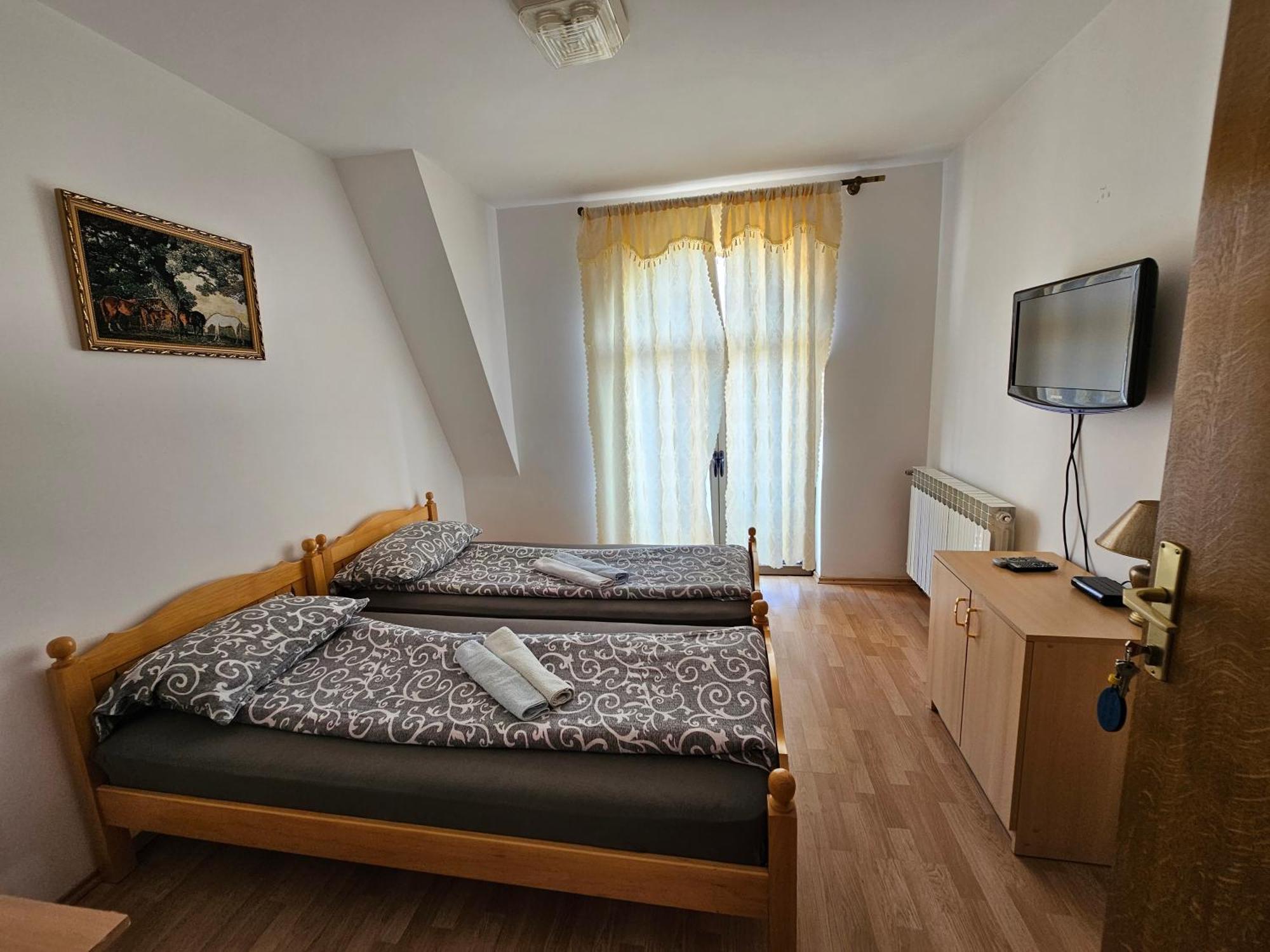 Aleks Sobe Hotel Banja Koviljača Екстериор снимка