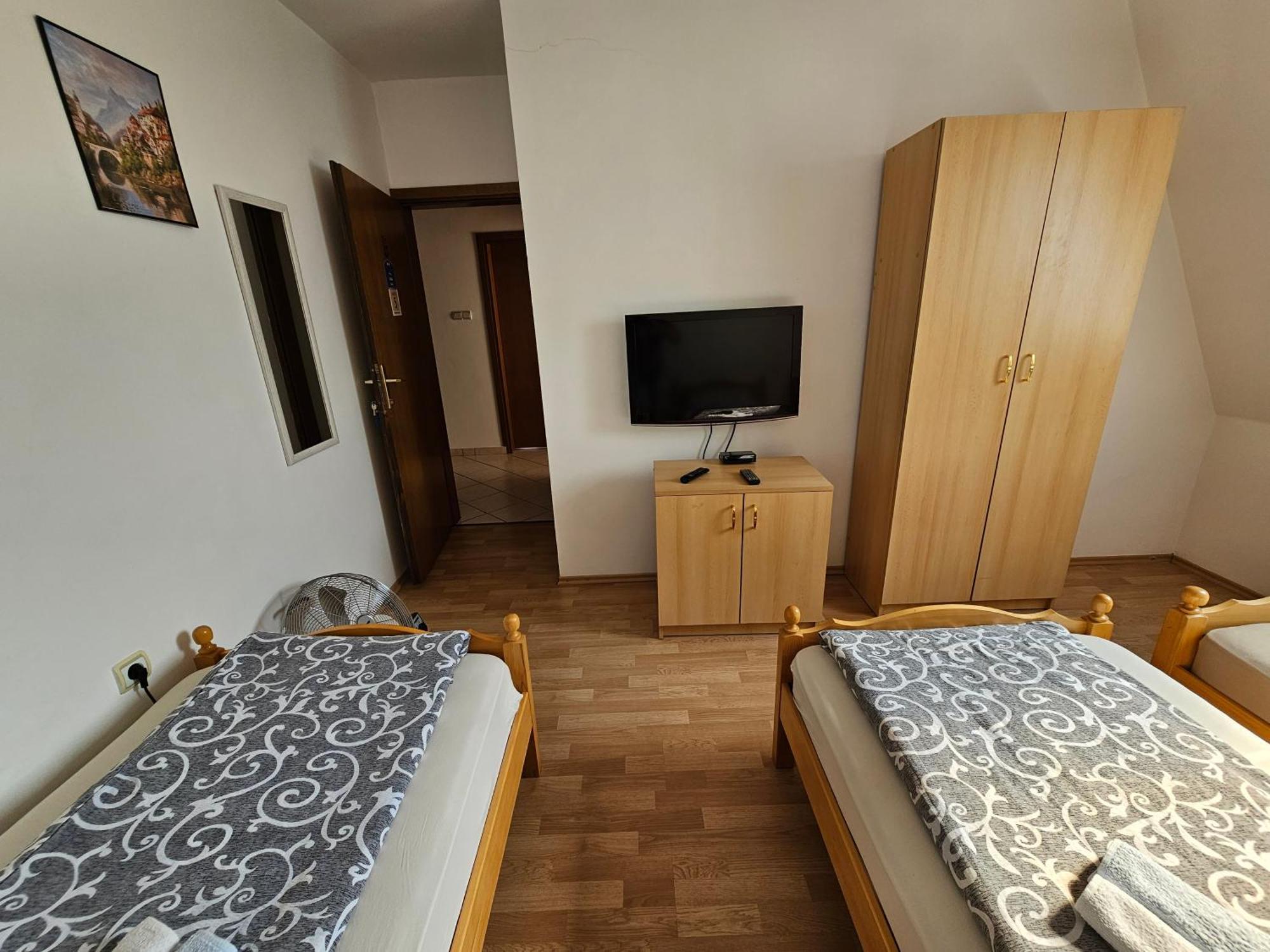 Aleks Sobe Hotel Banja Koviljača Екстериор снимка