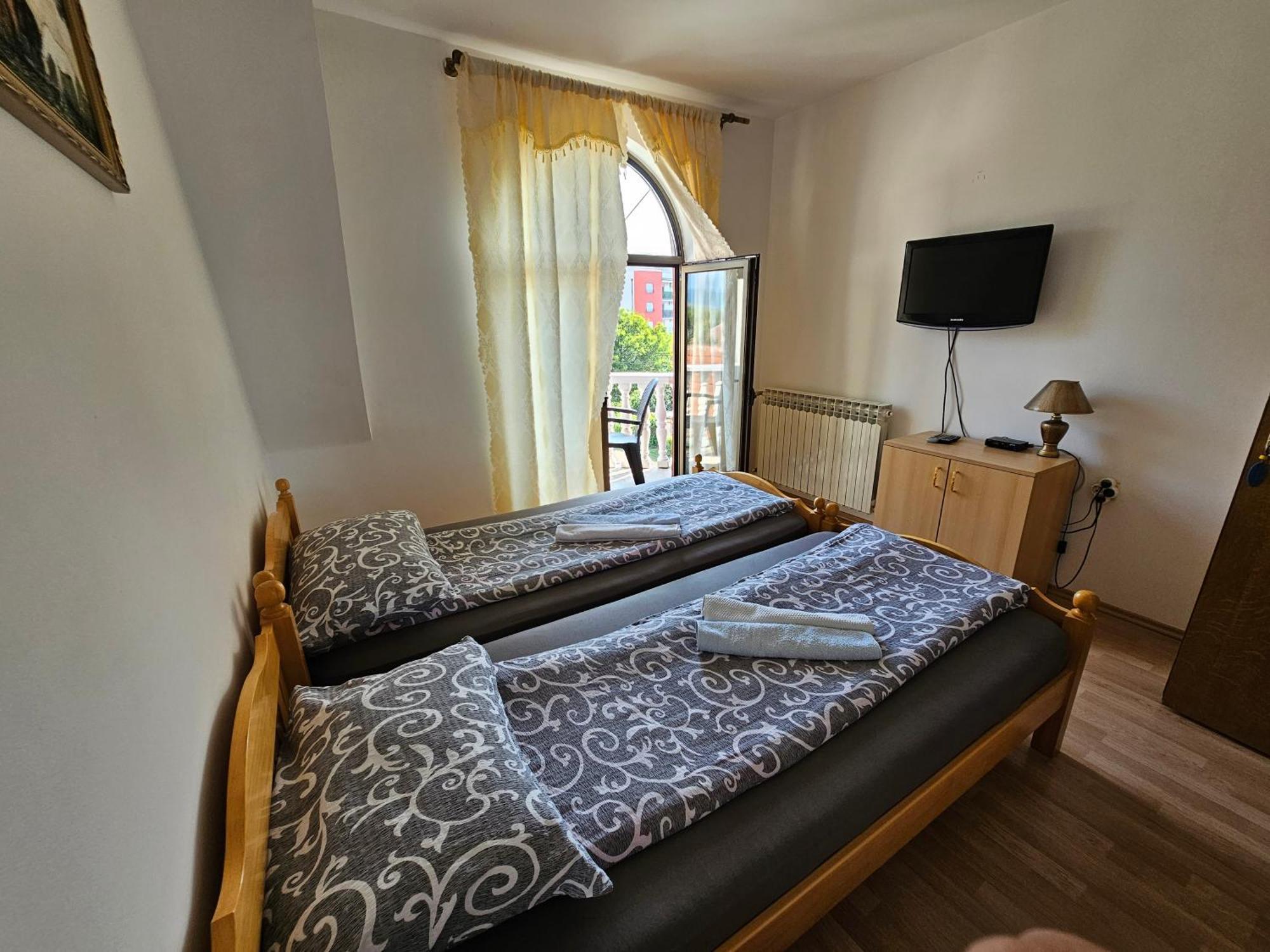 Aleks Sobe Hotel Banja Koviljača Екстериор снимка