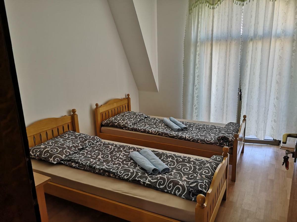 Aleks Sobe Hotel Banja Koviljača Екстериор снимка